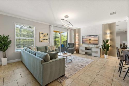 Upstay-Solterra Home with Private Pool & Hot Tub photo 12
