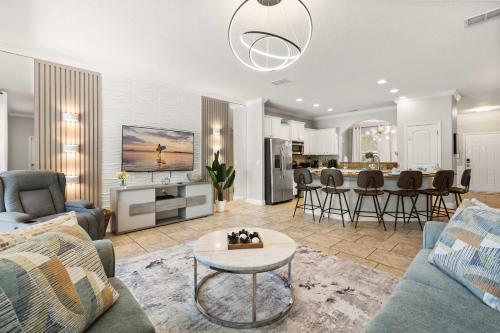 Upstay-Solterra Home with Private Pool & Hot Tub photo 13