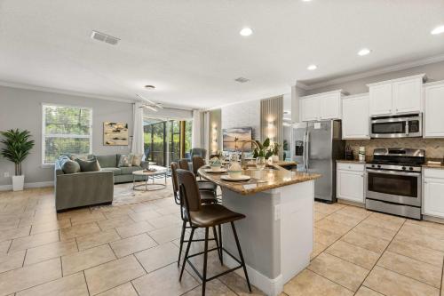 Upstay-Solterra Home with Private Pool & Hot Tub photo 17