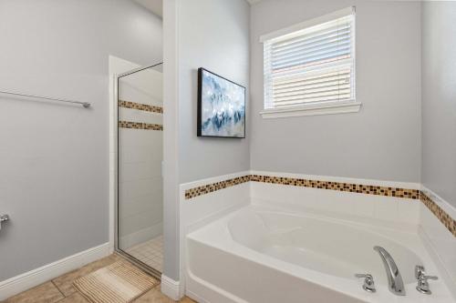 Upstay-Solterra Home with Private Pool & Hot Tub photo 27