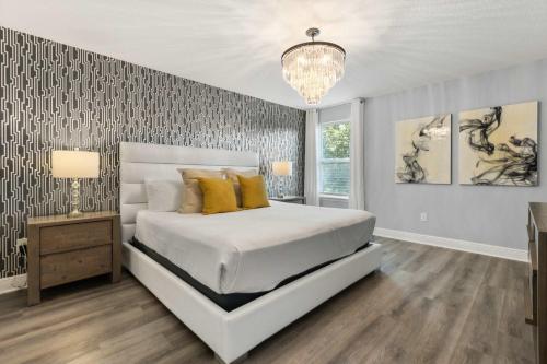 Upstay-Solterra Home with Private Pool & Hot Tub photo 29