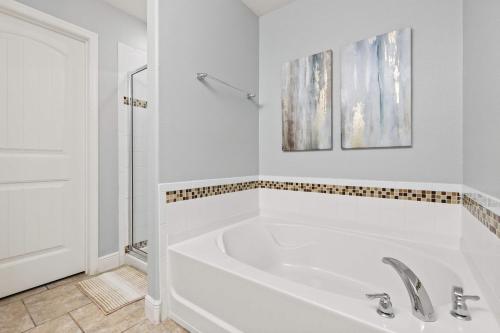 Upstay-Solterra Home with Private Pool & Hot Tub photo 32