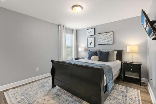 Upstay-Solterra Home with Private Pool & Hot Tub photo 34
