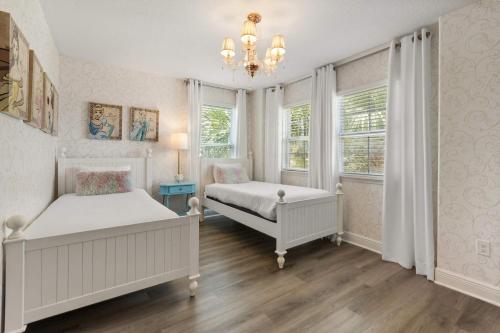 Upstay-Solterra Home with Private Pool & Hot Tub photo 37