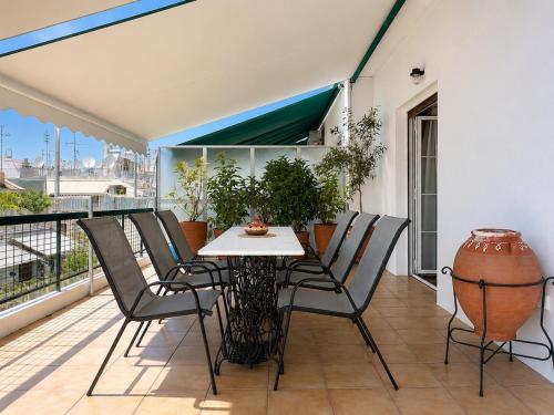Acropolis Panorama 2BRM Apartment by MΡS