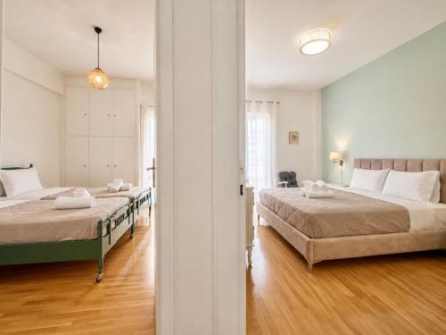 Acropolis Panorama 2BRM Apartment by MΡS