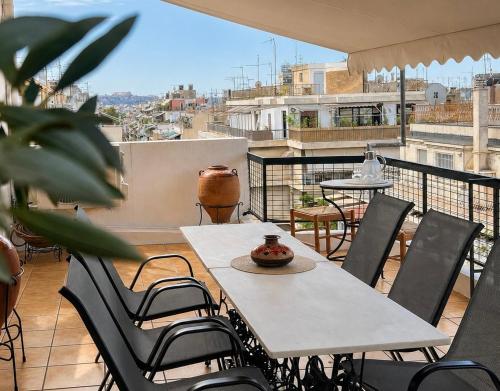Acropolis Panorama 2BRM Apartment by MΡS