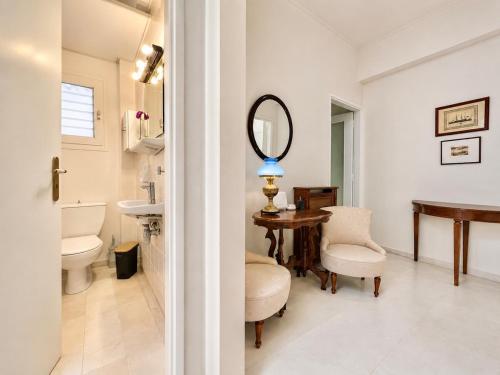 Acropolis Panorama 2BRM Apartment by MΡS