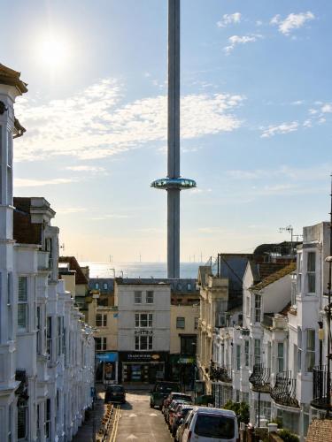 Charming Victorian one-bedroom flat in a prime location, just moments from the seafront, the i360, and the train station photo 14