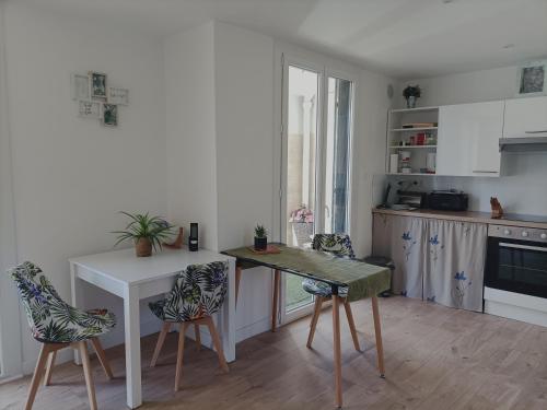 LE LAVARIN Balcon et Parking privé WIFI