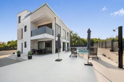 Apartments by Petar - Sun & Pool Residence