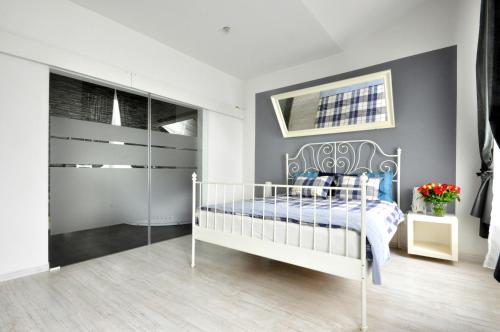 Postel nebo postele na pokoji v ubytování Apartamenty Młyńska15 self check-in 24h