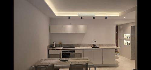 MENTON - Appartement luxe Climatisé- vue et bord de Mer - plage