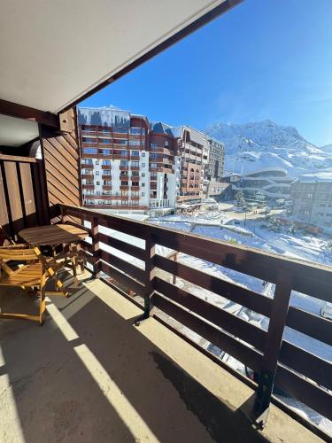 Balcony with a view - Ski In and Ski Out by White House