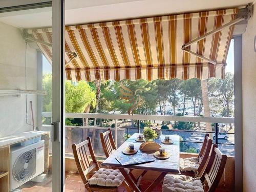 CapRaphéa T2 with seaview,balcony,parking,AC,WIFI.