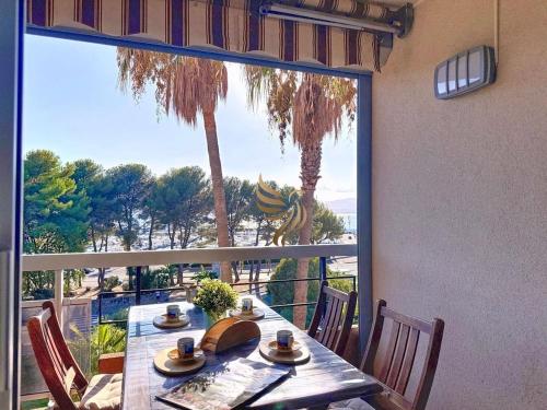 CapRaphéa T2 with seaview,balcony,parking,AC,WIFI.