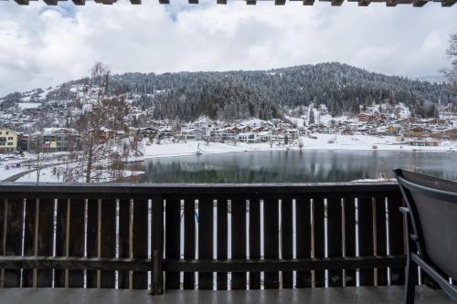 La Riva mit Berg- und Seeblick