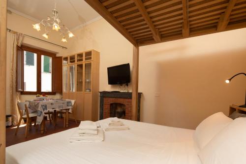 Santa Croce Home