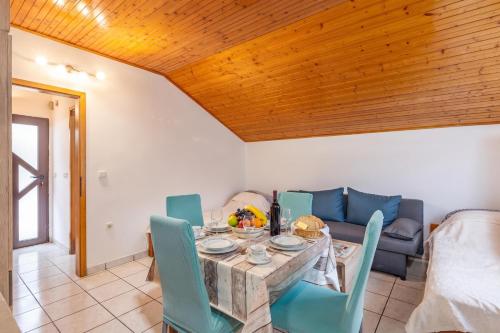 Studio Apartment Iva Rijeka Suburbs - Happy Rentals