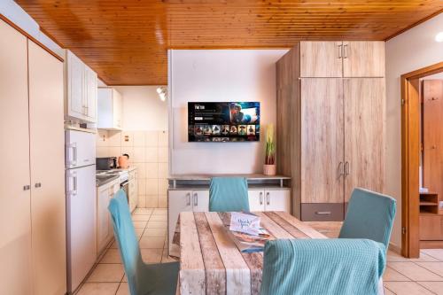 Studio Apartment Iva Rijeka Suburbs - Happy Rentals