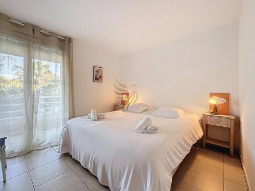 Apart 4 p, sea view, terraces, swimming pool, A/C