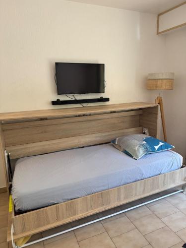 Studio avec terrasse, 150m de la plage