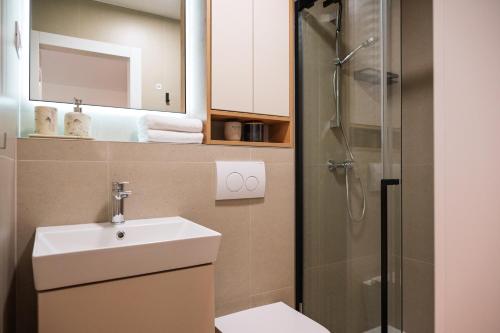 APARTMENT ATRIO SILENTE - two connected one bedroom apartments - sleeps 4 - 800 m from Split Old Town