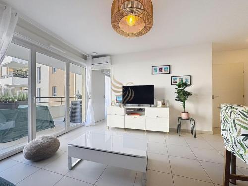 T2 Evasion Azur-4p 150m from t/sea, terrace, park.