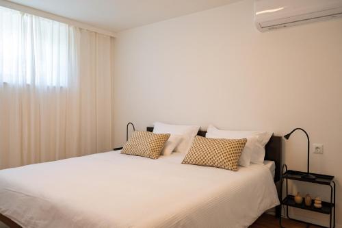 APARTMENT ATRIO SILENTE - two connected one bedroom apartments - sleeps 4 - 800 m from Split Old Town