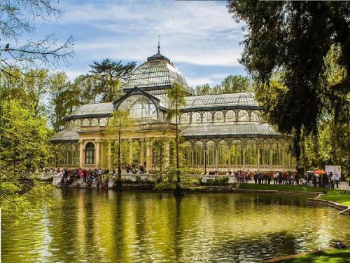 8-Guest Central Madrid Haven