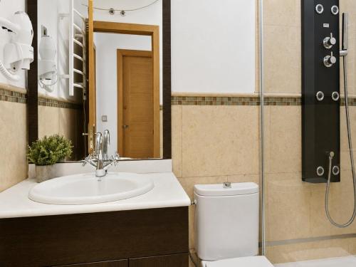 8-Guest Central Madrid Haven