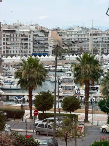 Eintou - Pasalimani Marina Views Piraeus