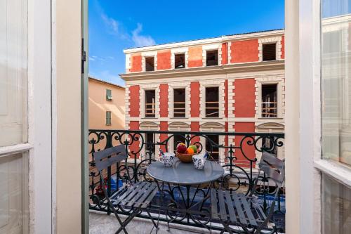 Regina - Duplex in Heart of Menton - Happy Rentals