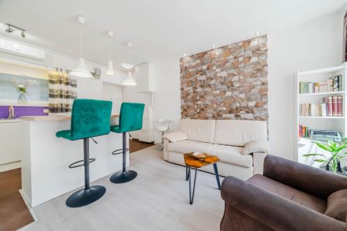 Charming Downtown Studio - Happy Rentals