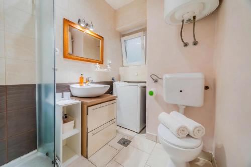 Charming Downtown Studio - Happy Rentals