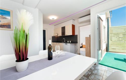 2 Bedroom Awesome Apartment In Rovinj