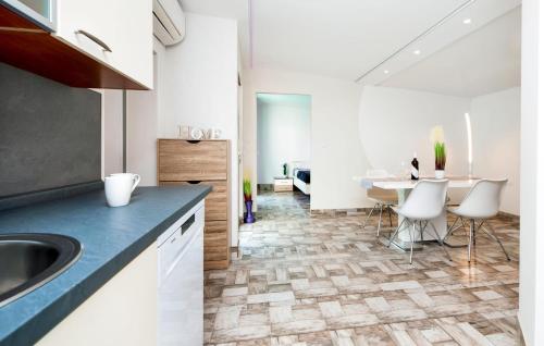 2 Bedroom Awesome Apartment In Rovinj