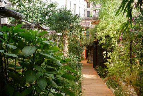 Le Home du Tigre, une adresse de charme avec terrasse et jardin secret, au cœur de Toulouse