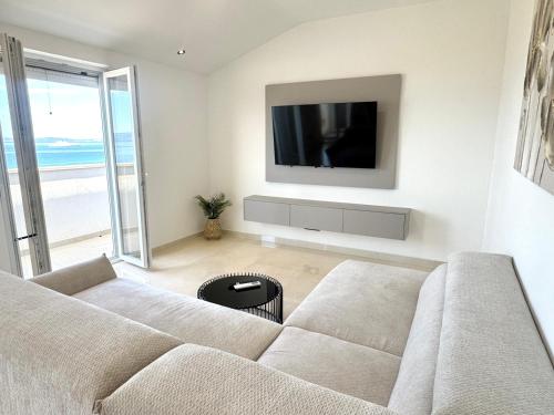Diora Luxury Seafront Apartment - Panoramic Sea View