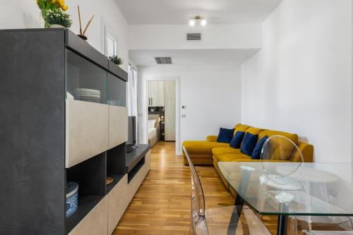 Elegante Apt, AC, 10 min to Duomo, M1 Turro