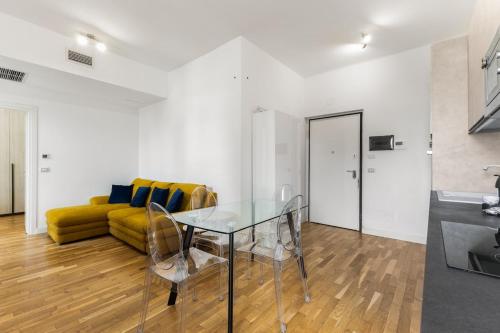 Elegante Apt, AC, 10 min to Duomo, M1 Turro