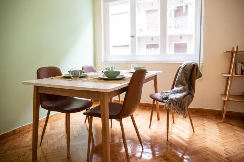 Your home away from home, great location, metro