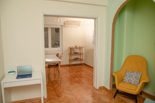 Your home away from home, great location, metro