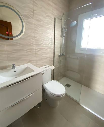 Villas junto a la playa con piscina privada.