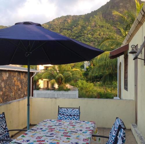 Gallery image of Welcoming villa with sea, mountain, and garden views in Coteau Raffin
