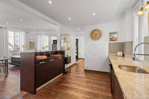 REF 1994 - Cannes Croisette - 5 mins to the Palais