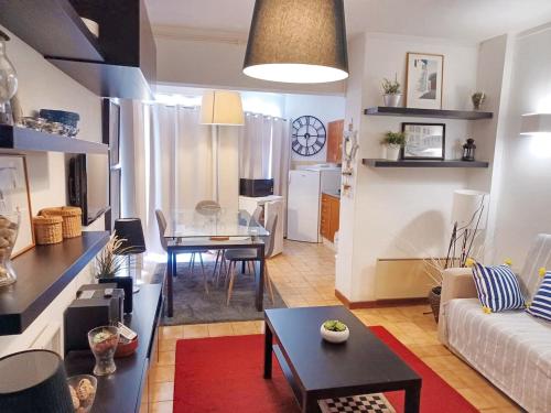 Charming Apartment in Portimão with Pool