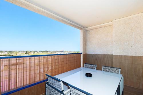GuestReady - Beachside apartment with Pool