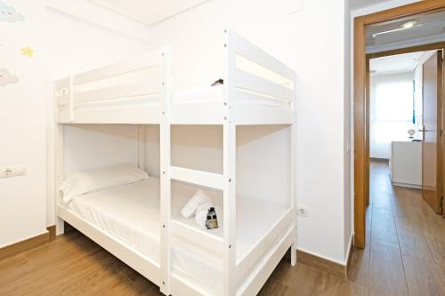 GuestReady - Beachside apartment with Pool