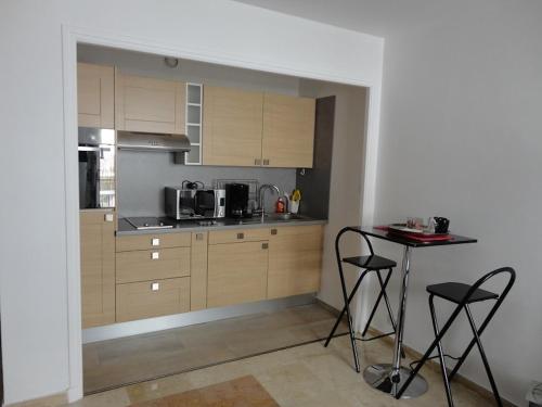 Studio charmant au cœur de Cannes avec balcon et parking